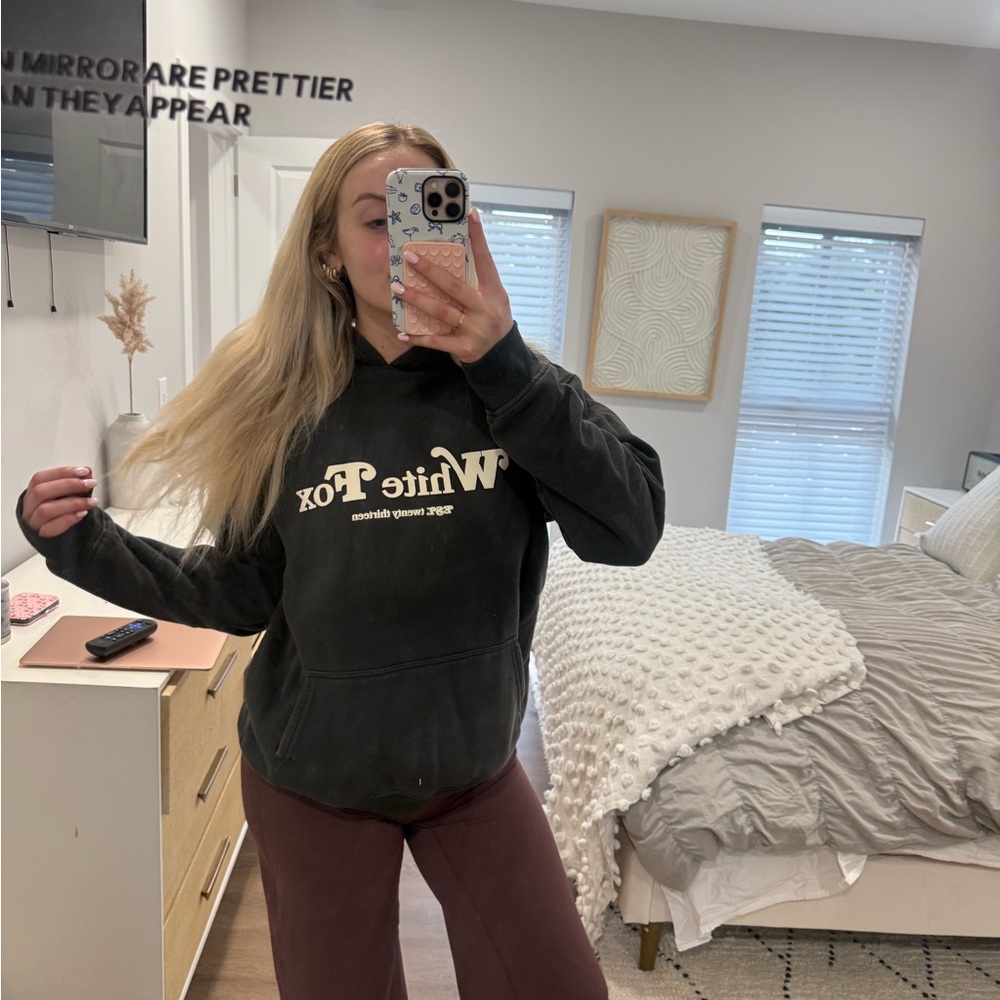White Fox Boutique Hoodie M/L - Picture 8 of 9